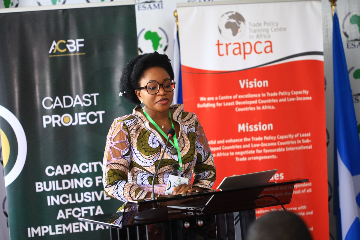 esami_trapca's tweet image. Another winning week at @ESAMI_trapca! 🎉
From 13–17 Oct, we hosted AfCFTA Awareness Workshops for #CSOs, #women & #youth.
A highlight? The eye-opening field visit to Namanga OSBP
Next up: participants roll out #AfCFTA projects in their countries!
@ACBF_Official 
#TRAPCA