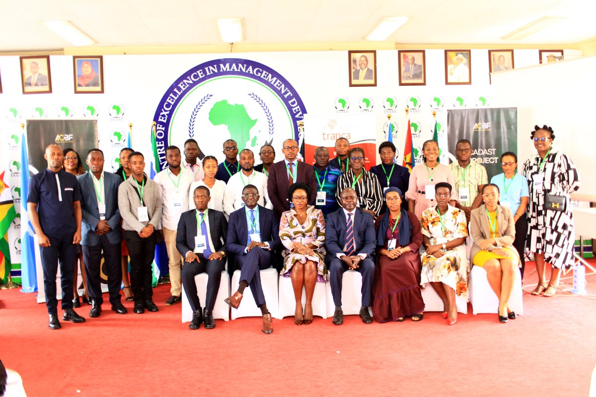 esami_trapca's tweet image. Another winning week at @ESAMI_trapca! 🎉
From 13–17 Oct, we hosted AfCFTA Awareness Workshops for #CSOs, #women & #youth.
A highlight? The eye-opening field visit to Namanga OSBP
Next up: participants roll out #AfCFTA projects in their countries!
@ACBF_Official 
#TRAPCA