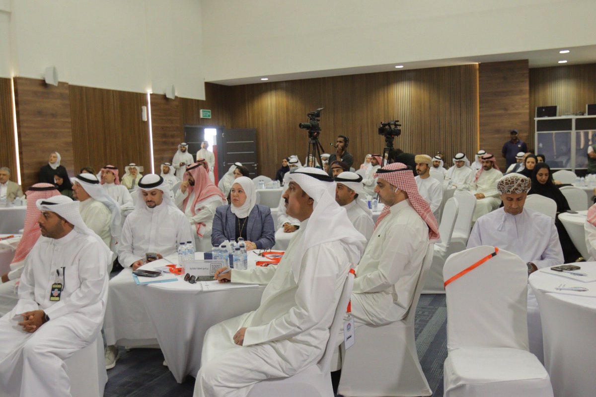 سعدت بالمشاركة ممثلاً عن الجمعية الاقتصادية الكويتية في استضافت الحلقة النقاشية العاشرة من برنامج استشراف الآفاق المستقبلية للتكامل الاقتصادي والتنموي الخليجي المشترك بعنوان "الاتحاد الجمركي الخليجي – استشراف التحديات وتعزيز جاهزية المستقبل " ، بالتعاون مع وزارة المالية وهيئة