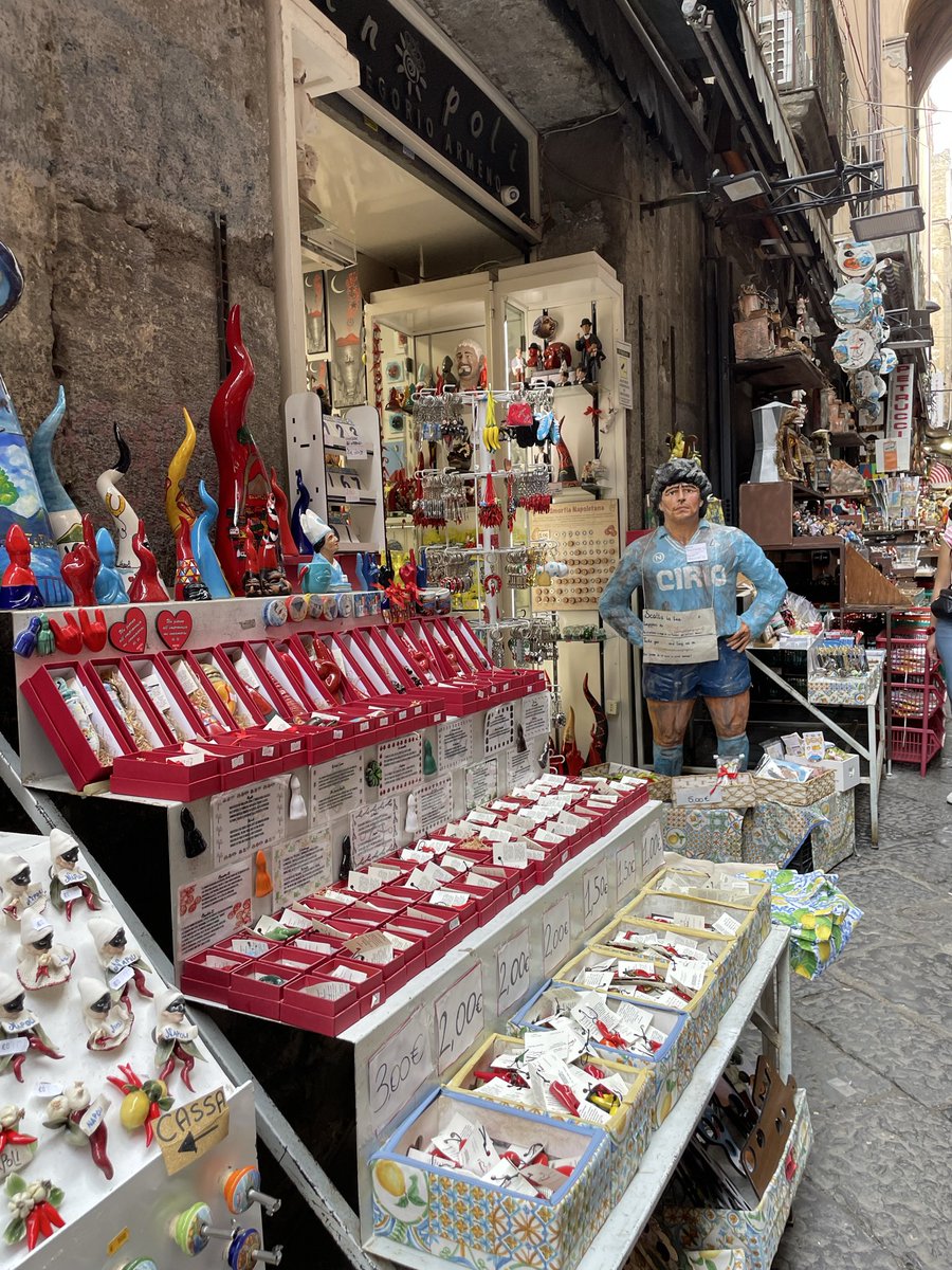 Giolla_Giolla's tweet photo. “Vedi Napoli e poi Muori” 💙🌶️ #Naples https://t.co/2J01TzkBN8