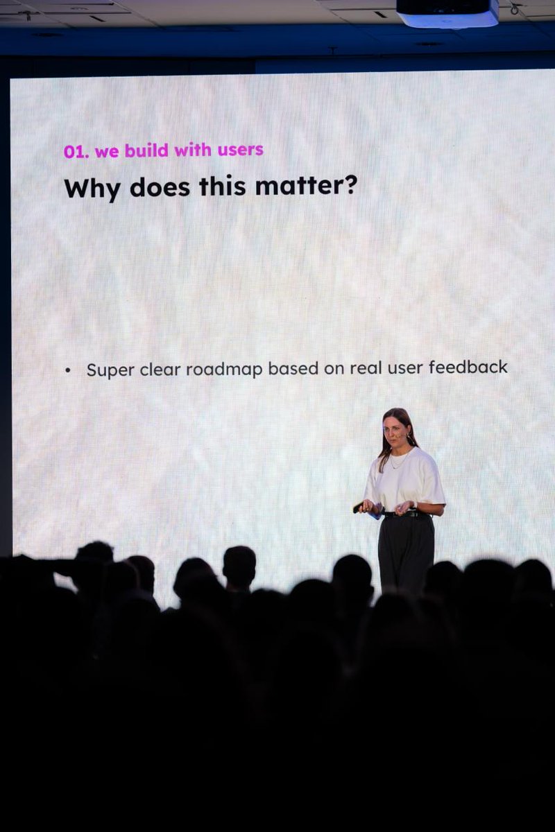 Building in public online is one thing. Doing it on stage for 1,000 Italian product managers? That’s another story 🤌

Did I lose my lines? Positive.
Did my mic fall off three times? Also yep.
Did I go way over time? Of course.

But when <a href="/MarcoImperato/">Marco Imperato</a> invited me to the