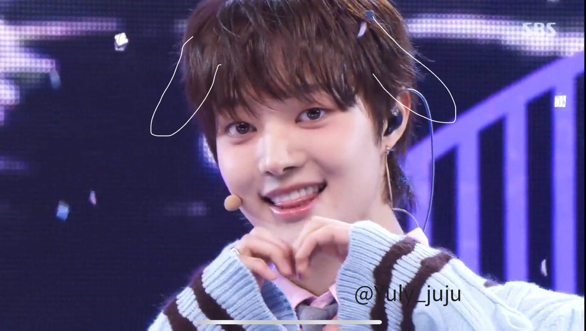 Yuly_juju's tweet photo. @inga_sbs @andTEAMofficial @TWS_PLEDIS 우리집 똥강아지가 인기가요 엠씨로 취업했다?!
엠씨기념무대부터 ㄴㅁㄴㅁ 귀여워서 인가에 절오백번함🙇🏻‍♀️🙇🏻‍♀️
앞으로의 쭈기가요도 정말 기대됩니다//
인기가요 사랑해! 의주 사랑해! 쭈기가요 화이팅!!😍 https://t.co/9USMCXplWH