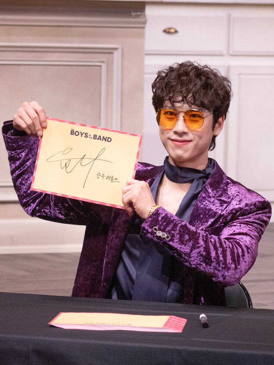 25.10.21 보이즈인더밴드 사인회

해롤드 役 #윤승우