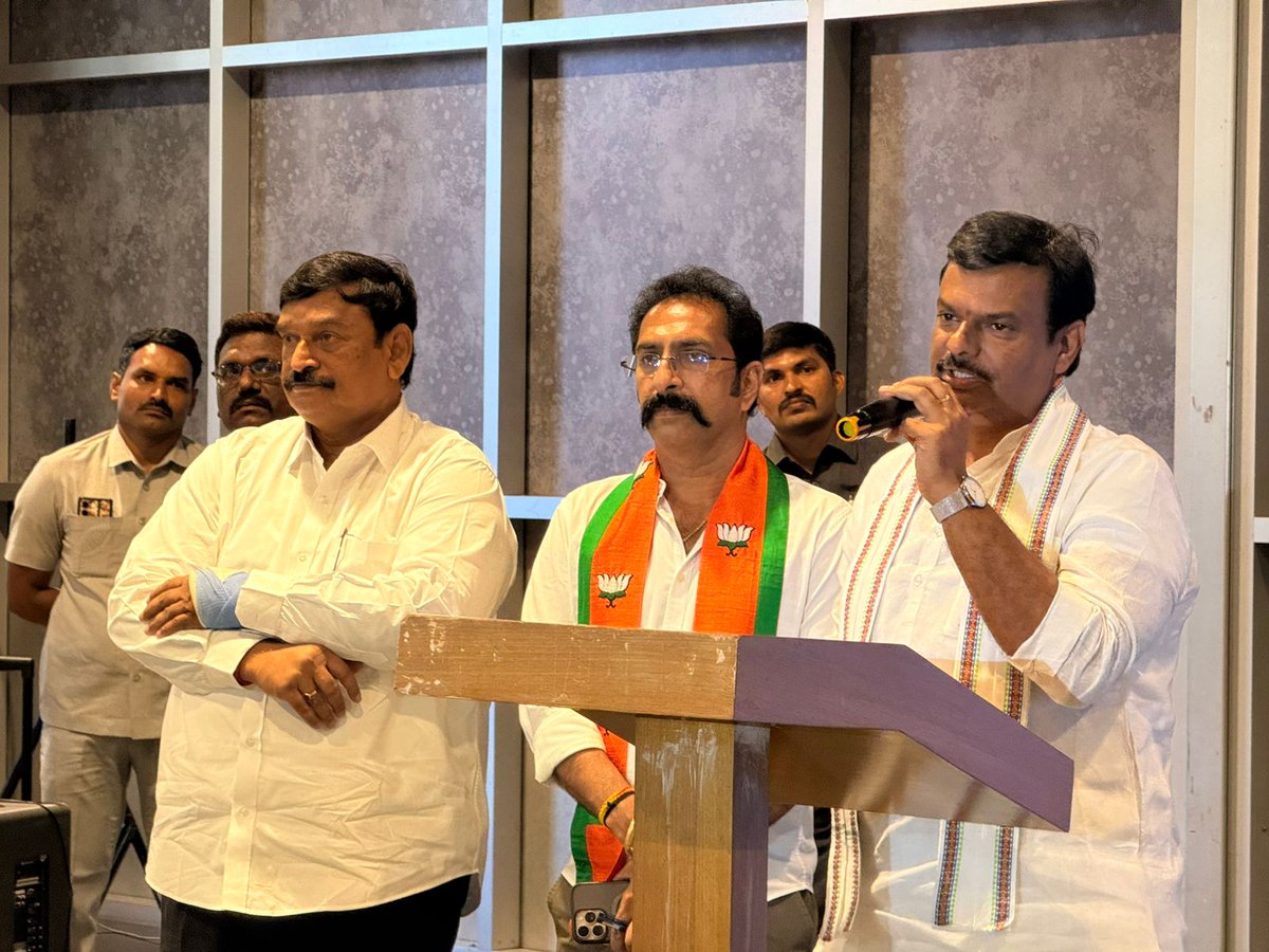 parasu_raju's tweet image. 21-10-2025
Press Meet on ‘Google AI Data Hub at Visakhapatnam&apos;

#googledatacenter