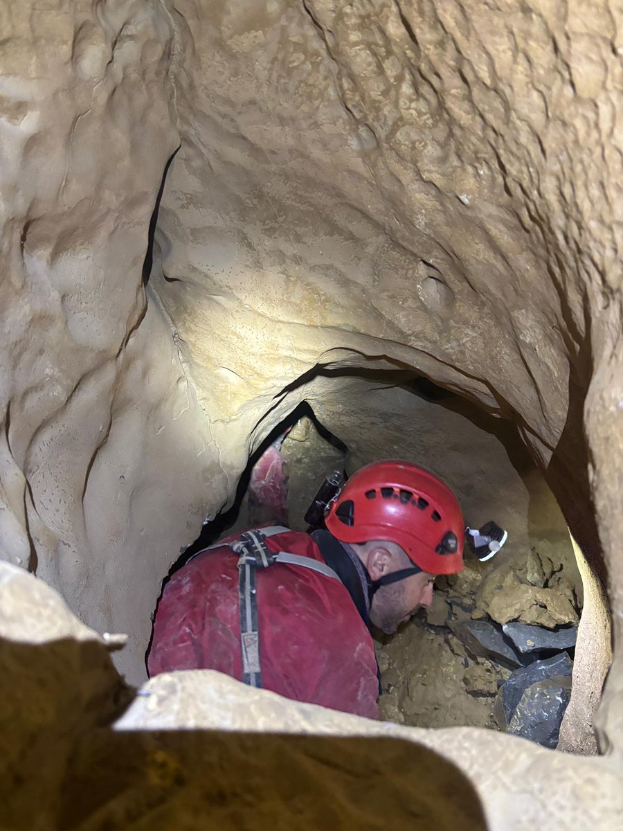 PompiersHerault's tweet photo. #Collaboration|| Les 11 &amp; 12 octobre 2025 une équipe de 7 personnels qualifiés ISS [Intervention en Site Souterrain] du #SMPM du SDIS de l’#Hérault a participé à l'exercice #ORSEC Spéléo dans le département de l'Aude Merci aux @SDIS11OFFICIEL pour son accueil bienveillant 😉 https://t.co/BPhOZu5CiB