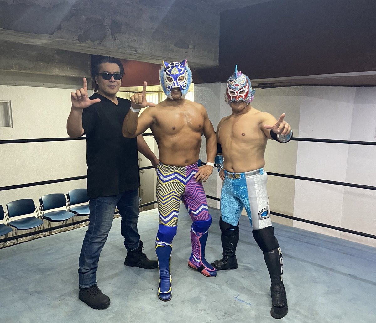 carbell_ito's tweet image. #琉球ドラゴンプロレス のジムにて
グルクンマスク選手と沖縄のシュワルツネッガーとCM撮影!
#沖縄テレビ でカーベルCMが約100本放送されます、ブラックフライデーお得情報必見!
#gurukunmask