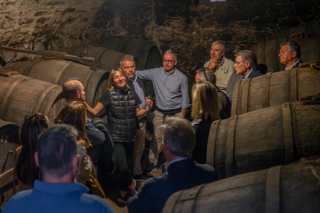 MyGolfWay's tweet image. Gastronomía, motor y networking empresarial se dan cita en el Celler Abadal de la mano de Bentley Barcelona, Giorgio Events y Summum Golf ⛳️👇 mygolfway.com/gastronomia-mo…