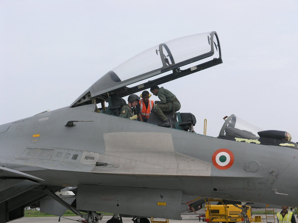 sajaniaf's tweet image. Always supervise a newbie in the cockpit, even if he’s an RAF Tornado jock. That shoddy paint job above IAF roundels is HAL trademark. 😑