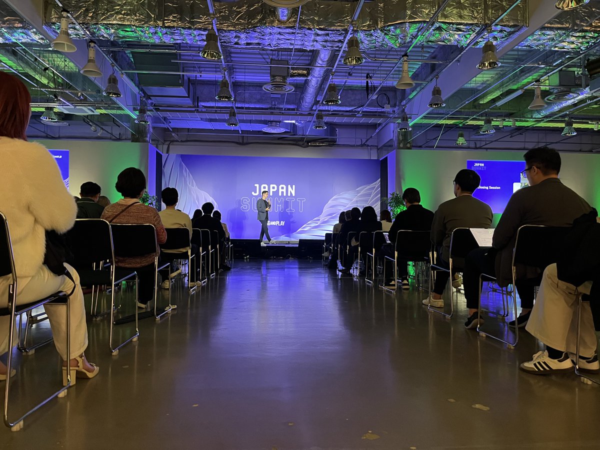 plugandplayjp's tweet image. 🎤 Japan CEO Phillip VincentによるClosing Speech 🚀

 Plug and Play JapanのCEO、Phillip Vincentが力強いメッセージを残して、Japan Summit 2025のClosingを飾りました。ここからネットワーキングの時間に移ります👉

#PlugandPlay #JapanSummit2025