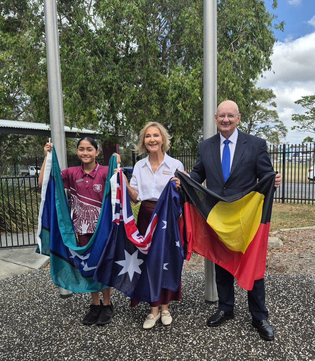Nice to pop in to Bundamba State School this week and present Principal Wendy Devenell and School Captain Ula with some new flags.

This is small but growing school with many children from diverse backgrounds, and a strong support program for students and the community.