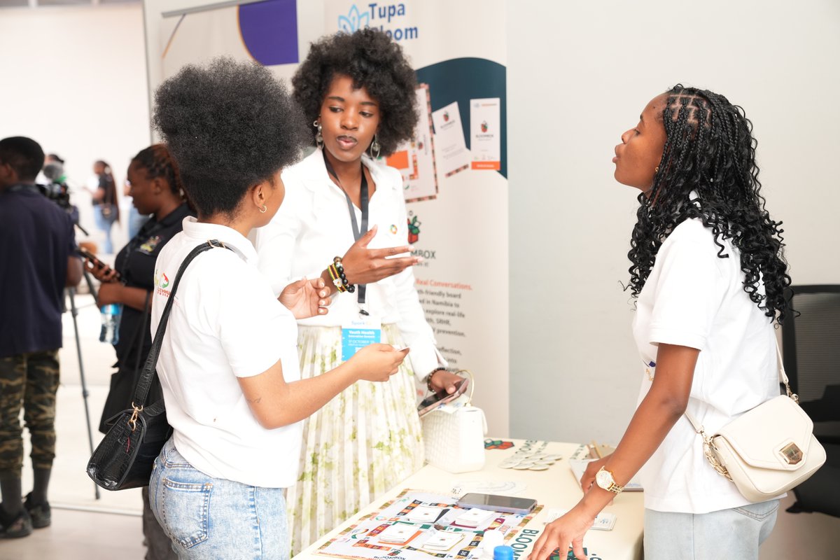BeFreeYouth's tweet image. At #SparkRx, the exhibition hall was dedicated to organisations & innovators who showcased tools, apps & devices positively impacting Namibia’s SRH & GBV landscape.
Shoutout to our exhibitors, @NCRST_Namibia, @NUST_Namibia, @TupaBloomCare, @minds_in_action, & the ObGyn Practice!