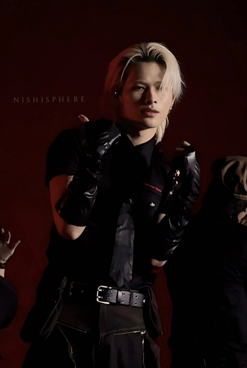 staring contest 

#NI_KI ＃니키 #ニキ #ENHYPEN #엔하이픈 #SectorKwithLivin <a href="/ENHYPEN_members/">ENHYPEN</a>