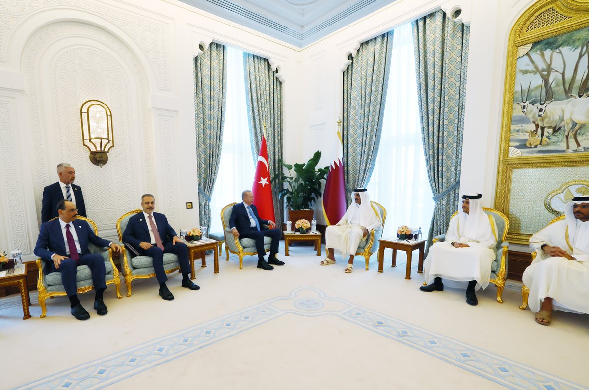 Cumhurbaşkanımız Sayın Recep Tayyip Erdoğan, Katar Emiri Şeyh Temim bin Hamed Al Sani ile bir araya geldi.