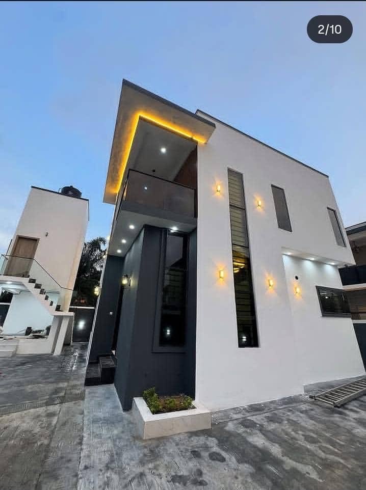 Aeba05's tweet image. FOR SALE!!!

Description: Four Bedroom Duplex

Location: Shell Cooperative, Eliozu Eneka Link Road, Port Harcourt.

Price: N230m, net.

Features;
Secure and Serene Estate
All rooms en-suite 
Smart Door Lock 
Fully fitted kitchen 
CCTV Etc.

For inspection, send a DM