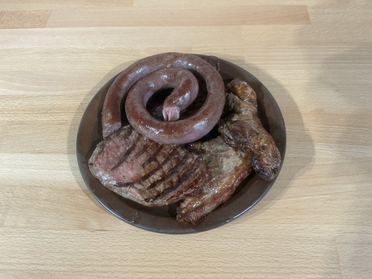 Mixed grill.

Careful, that sausage bites!😂

#Yes2meat