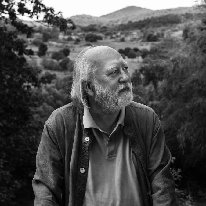 László Krasznahorkai. Mite.

Dediquem bona part de 'La Pila' al Nobel de Literatura!

Recomanem 'Tango satànic', l'<a href="/agus__izquierdo/">Agus Izquierdo</a> ens parla de Béla Tarr i li llegeixo frases a l'<a href="/andreagenovart_/">Andrea Genovart</a> perquè endevini si són del bo d'en László o de Batman🖤

🎙 3cat.cat/3cat/laszlo-kr…