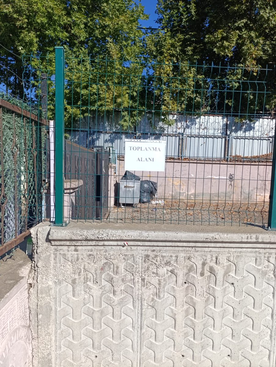 teacher_jasmin's tweet photo. Yeşil Vatan Afet Farkındalık Haftasında deprem tatbikatı yaptık. https://t.co/pGgs86DTUt