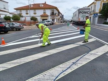 Licitamos por 9,8 M€ un contrato para la conservación de 195 km de carreteras en Huelva.

La inversión en mantenimiento es la mejor forma de prevenir su deterioro, garantizar la seguridad y facilitar una circulación fluida.