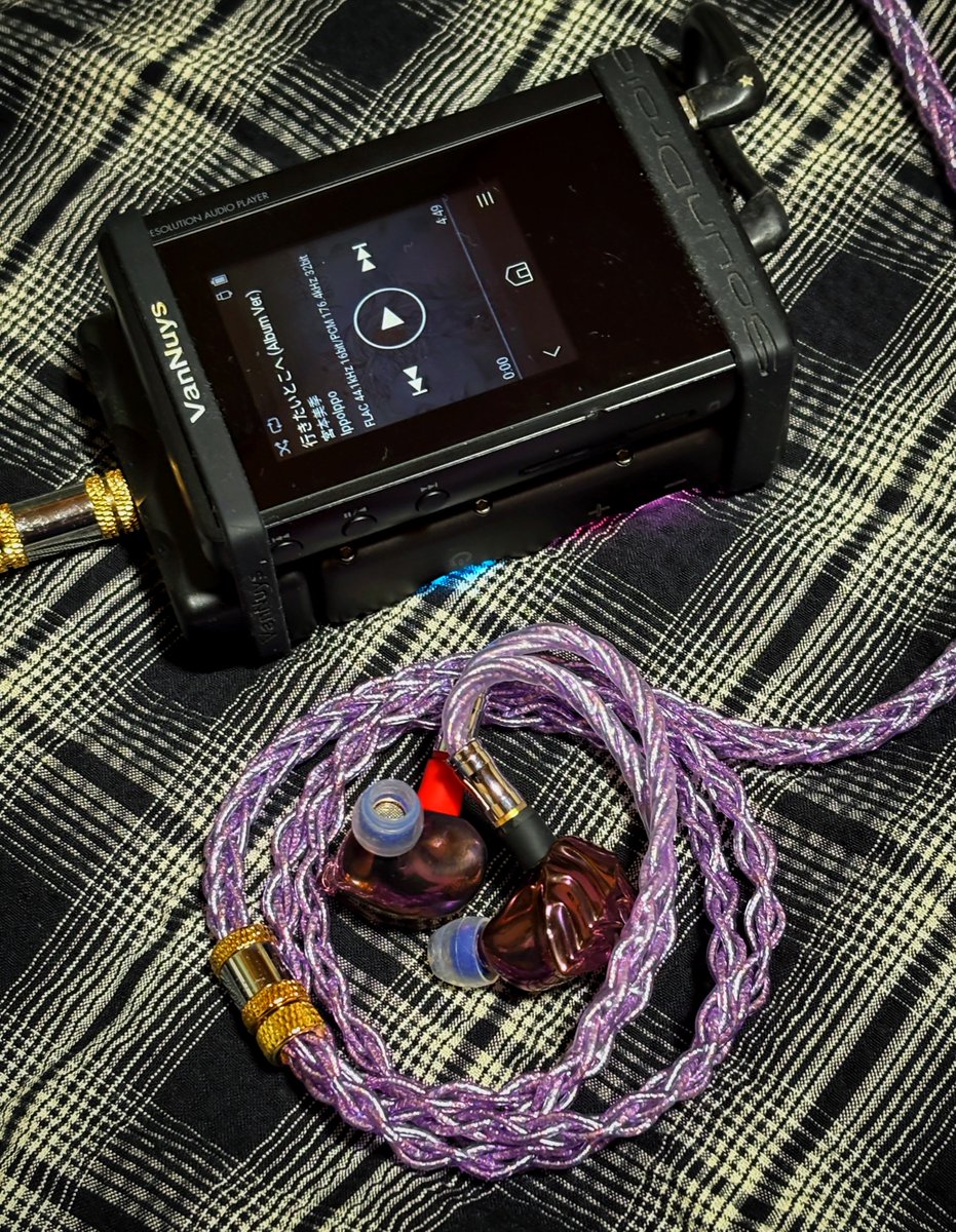 ken___yan's tweet image. あとは事務仕事💻なので、ポタ聴きながら

Pioneer XDP-20
↓(E4UA USB Cable)
CHORD Mojo
DDHiFi DJ44MOJO
ZiSin-01
Hidizs MK12 Turris Titanium

厚みあってもコンパクト👍