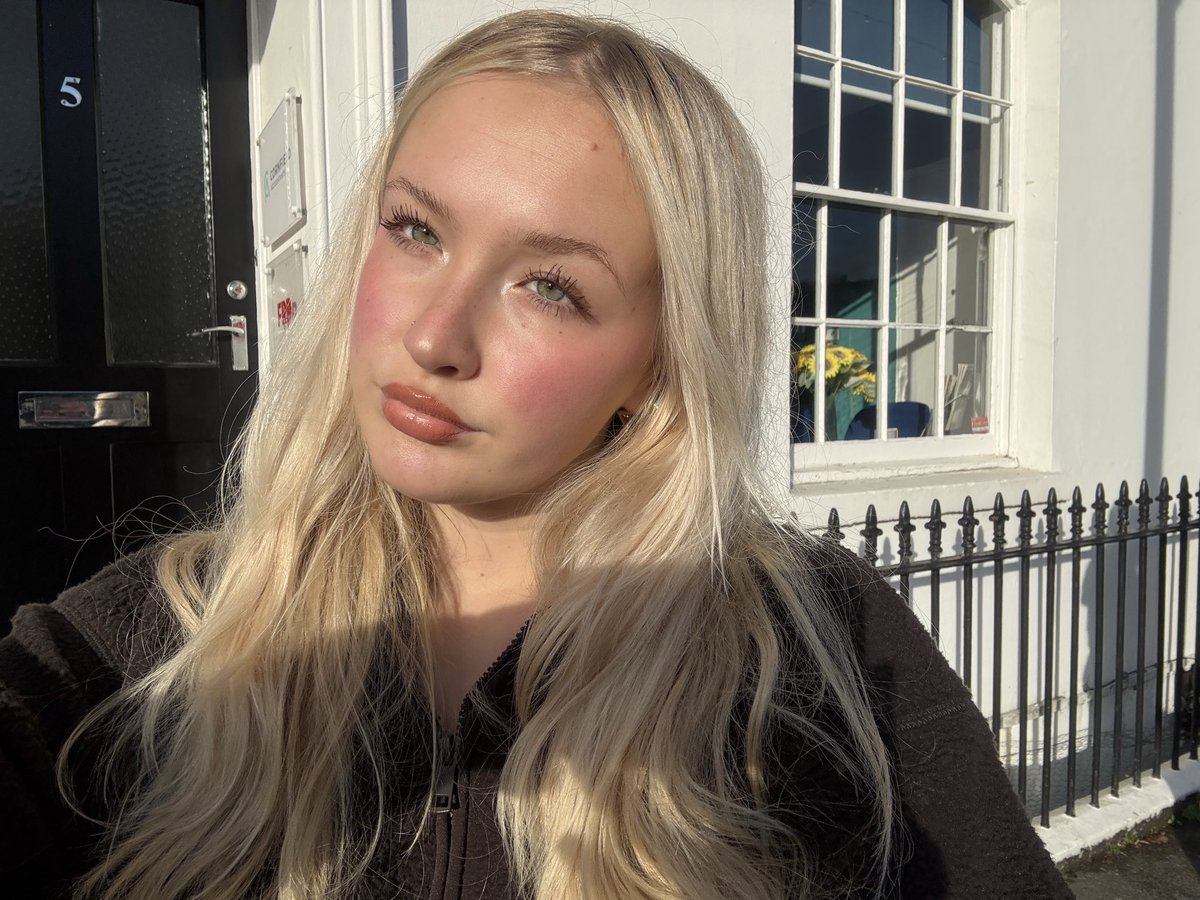 AllyGreen24's tweet image. Jet lagged  and still looking better than your girl🫦 Don’t DM without sending🐷💸