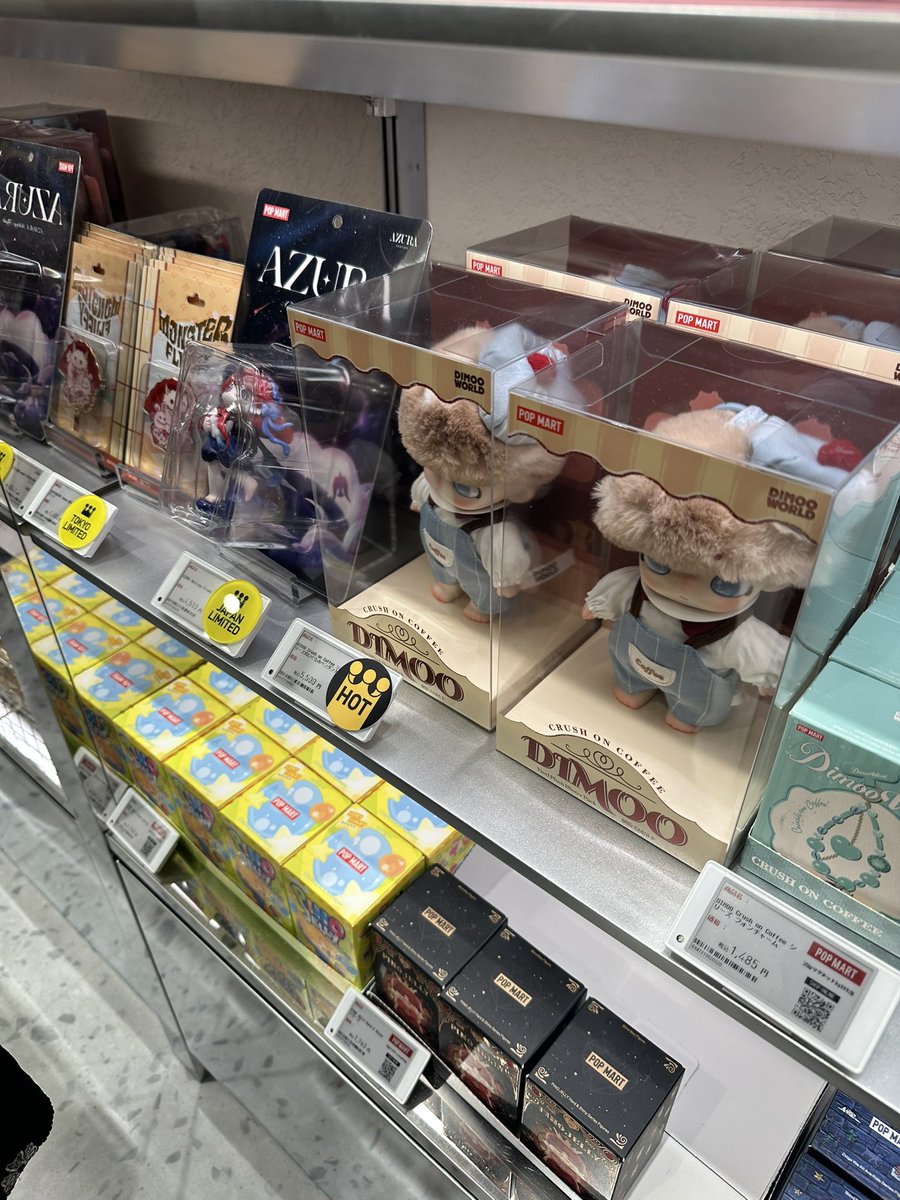 KosukeT2319's tweet photo. 🧲 今日朝イチ枠の在庫。
🤡シリーズはキャンディポーチだけ😢
ちんくるのイヤホンケースも期待してたのに無かった…
レジ裏はエナジー、マツケン、農夫、王冠、アルファベットにコーヒー
スカルパンダのファウンドミー、ウィンター、🐼

ライポケ25連敗ぶりの当選だったのに、残念🫤

#popmart大好き https://t.co/PReOhAWGye