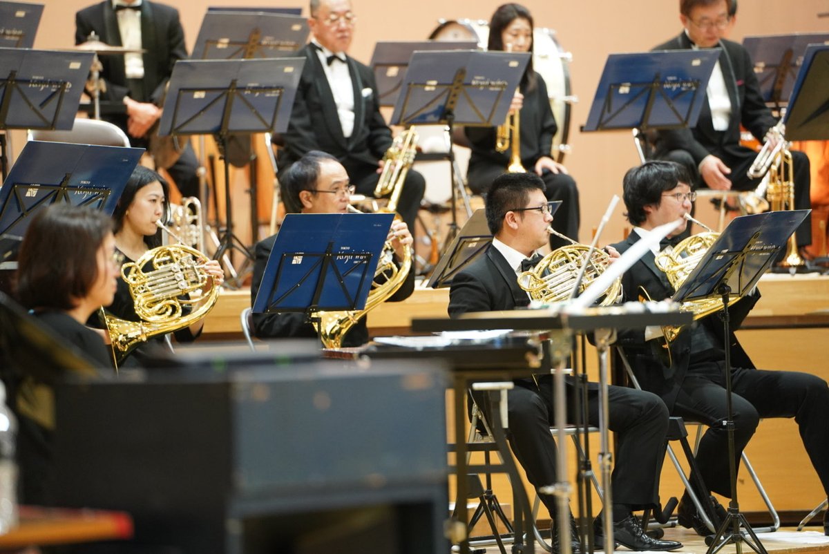 本日は東松島市立矢本東小学校にて本公演でした！一生懸命歌って踊って参加してくれている様子が印象的でした！
ワークショップの楽器体験コーナーで音を出せなかった生徒さんが、終了後に楽器を購入して練習をしてくれていたという心温まるエピソードもありました🫶🏻✨
明日は八戸に伺います！
#TKWO