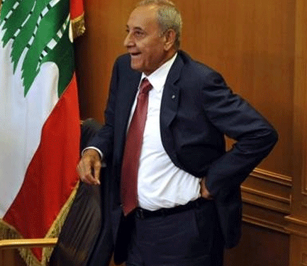 بكل بساطة "هجوم الأقزام" من #القوات وغيرهم على دولة الرئيس #نبيه_بري سببه رفضه التفاوض المباشر واقتراحه بقاء الآلية المعتمدة عبر اللجنة الخماسية، أولاً لعدم التزام العدو الاسرائيلي بالاتفاق حتى اليوم، وثانياً قطع الطريق على فرض اتفاق جديد لصالح العدو دون أي ضمانة للالتزام به.