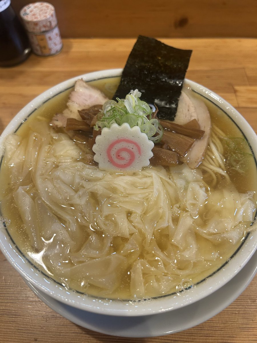 晩御飯にthere is ramenさんでワンタン麺。ワンタンとろとろで今日もめちゃ美味い！大満足！

#thereisramen