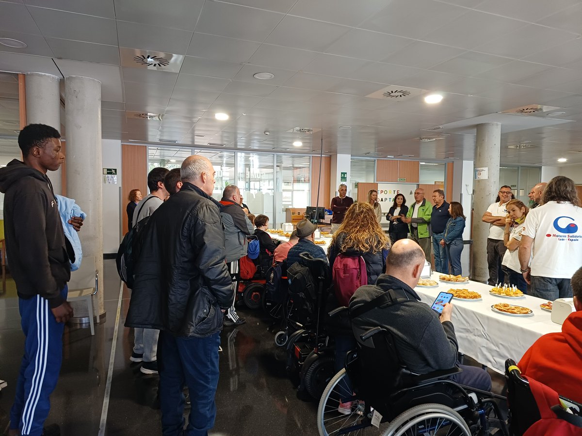 Del 17 al 20 de octubre, personas usuarias del CRMF Lardero participaron en unas jornadas de convivencia en el CREDYD de San Andrés de Rabanedo (León), con visitas a Astorga, León y la Academia del Aire. Agradecemos estas experiencias que fomentan la inclusión y la integración.