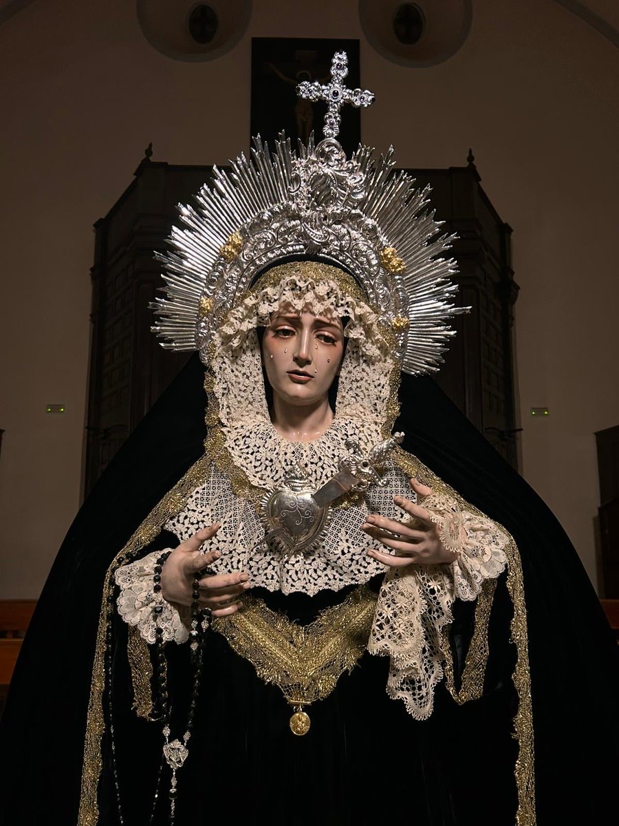 ⚜️ Así se presenta María Stma. del Patrocinio, Reina de los Cielos, para la conmemoración de los 𝐅𝐢𝐞𝐥𝐞𝐬 𝐃𝐢𝐟𝐮𝐧𝐭𝐨𝐬 𝐲 𝐥𝐚 𝐒𝐨𝐥𝐞𝐦𝐧𝐢𝐝𝐚𝐝 𝐝𝐞 𝐓𝐨𝐝𝐨𝐬 𝐋𝐨𝐬 𝐒𝐚𝐧𝐭𝐨𝐬 del mes de noviembre. 

🪡 <a href="/Curro_Claros/">𝐂𝐔𝐑𝐑𝐎 𝐂𝐋𝐀𝐑𝐎𝐒</a> 

#CofradiasMLG #SalutacionyPatrocinio