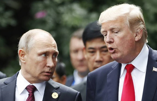 TOUT CHANGE... . TOUT LE TEMPS. 
Surtout quand il s’agit de Trump, Poutine et leur petite clique de géopoliticiens lunatiques.

🥴Un jour Trump veut rencontrer Poutine immédiatement. 
🥴Le lendemain, il ne sait plus trop. 
🥴Le surlendemain, il “va y réfléchir très sérieusement”.