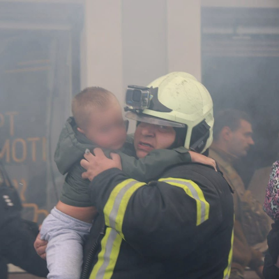 The enemy continues its insidious attacks on Ukrainian cities. In Kharkiv, a drone struck a kindergarten building, causing a fire. This is every parent’s worst nightmare. Dozens of children were successfully evacuated — thank you to everyone who ensured their safety. Tragically,