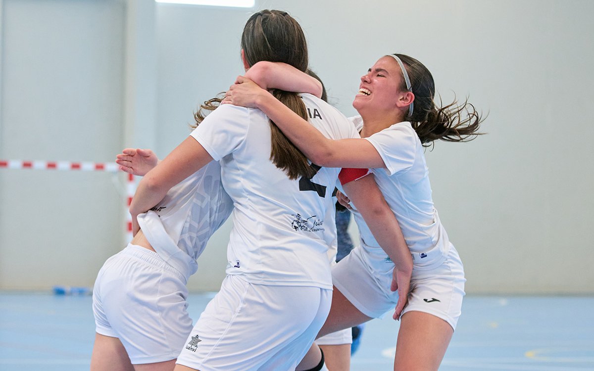 ⚽👧 | #FútbolBase |

📌Publicadas las 📚Bases de Competición para todas las 🏆𝐅𝐀𝐒𝐄𝐒 𝐅𝐈𝐍𝐀𝐋𝐄𝐒 de fútbol y fútbol sala masculino y femenino.

🔗Accede 👉goo.su/aM8L5Hh

#Extremadura💚🤍🖤
#JugamosEnEquipo
