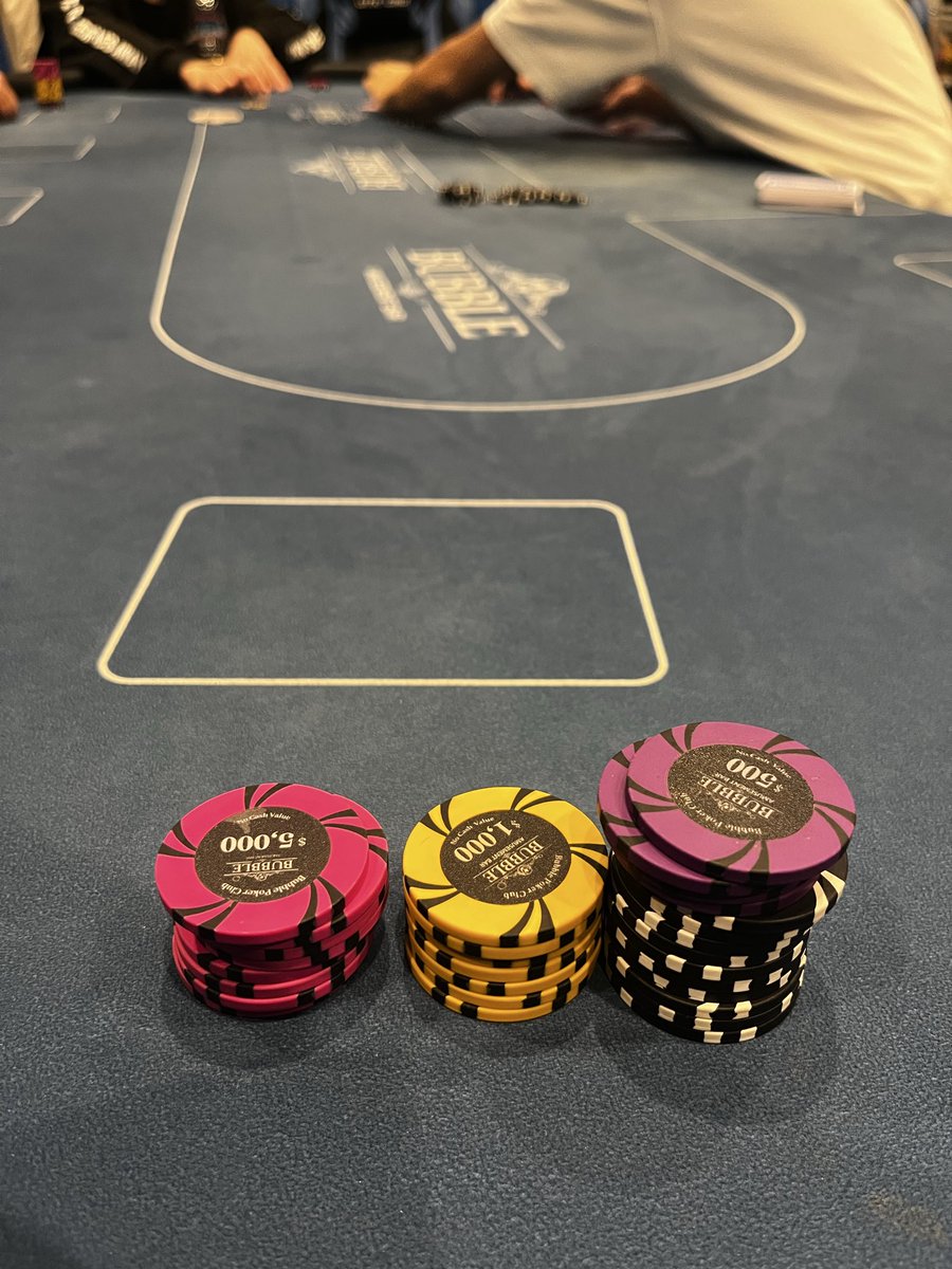 たべちー tweet media