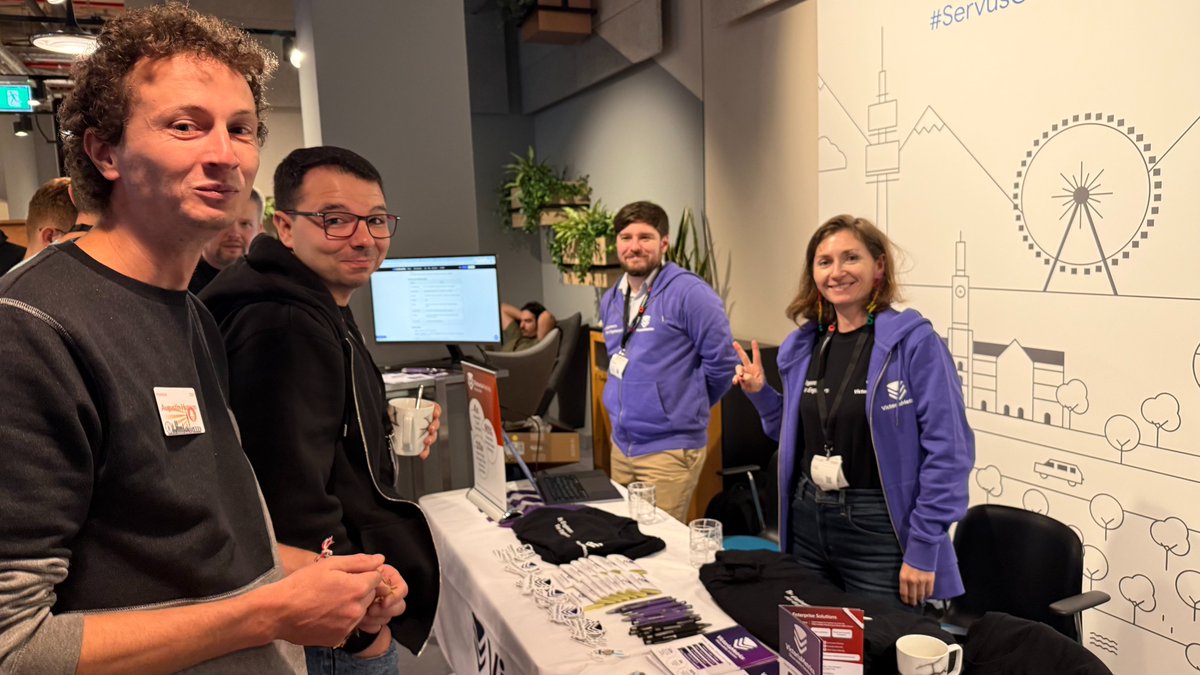 PrometheusIO's tweet image. Huge shoutout to @VictoriaMetrics for sponsoring #PromCon! 🎉
Their booth is loaded with fantastic swag and the team is doing an amazing job engaging and demoing. Make sure to visit them before all the goodies run out! Those purple hoodies are 🔥