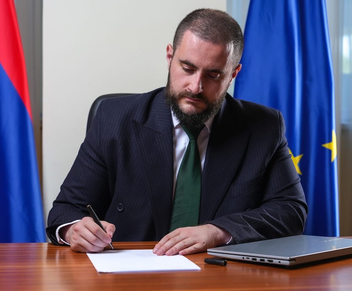 Kada muslimani u ovoj državi budu imali ravnopravan status u obilježavanju svojih praznika, kao i pripadnici drugih konfesija, jačat će se povjerenje i stabilnost u društvu.

Izmjenom Zakona o državnim i drugim praznicima u Republici Srbiji izjednačavaju se prava vjerskih