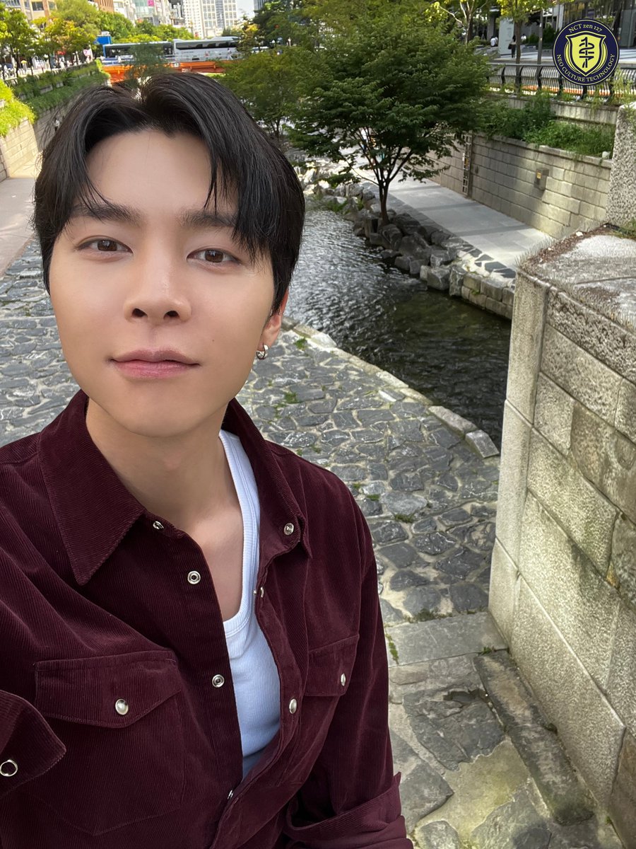 itzjsuh's tweet image. johnny looking so good in maroon ♡♡

JOHNNY SAYS OUT NOW
#쟌소리 #JOHNNYSAYS
@tjohnnia