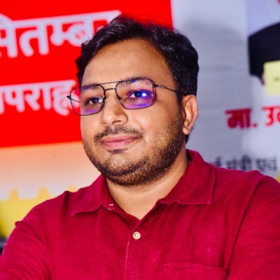 दो मुंहा सांप जहरीले नहीं होते..लेकिन समय समय पर जरूर  भेष बदलते रहते हैं!
दलित चिंतक ❌
यादव चिंतक ✔️