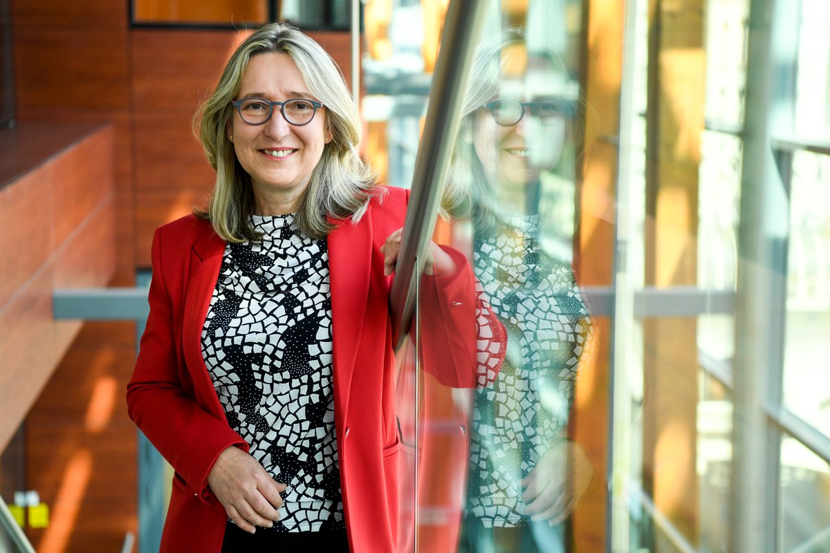 The new <a href="/EU_EESC/">European Economic and Social Committee</a>  leadership is taking shape! 

Congratulations to: 
Marija Hanževački, <a href="/EU_EESC/">European Economic and Social Committee</a>  Vice-President in charge of Communication
Lucie Studničná, President of the <a href="/WorkersEESC/">Workers' Group EESC</a>

Wishing them every success as the <a href="/EU_EESC/">European Economic and Social Committee</a> begins its new mandate! 🇪🇺