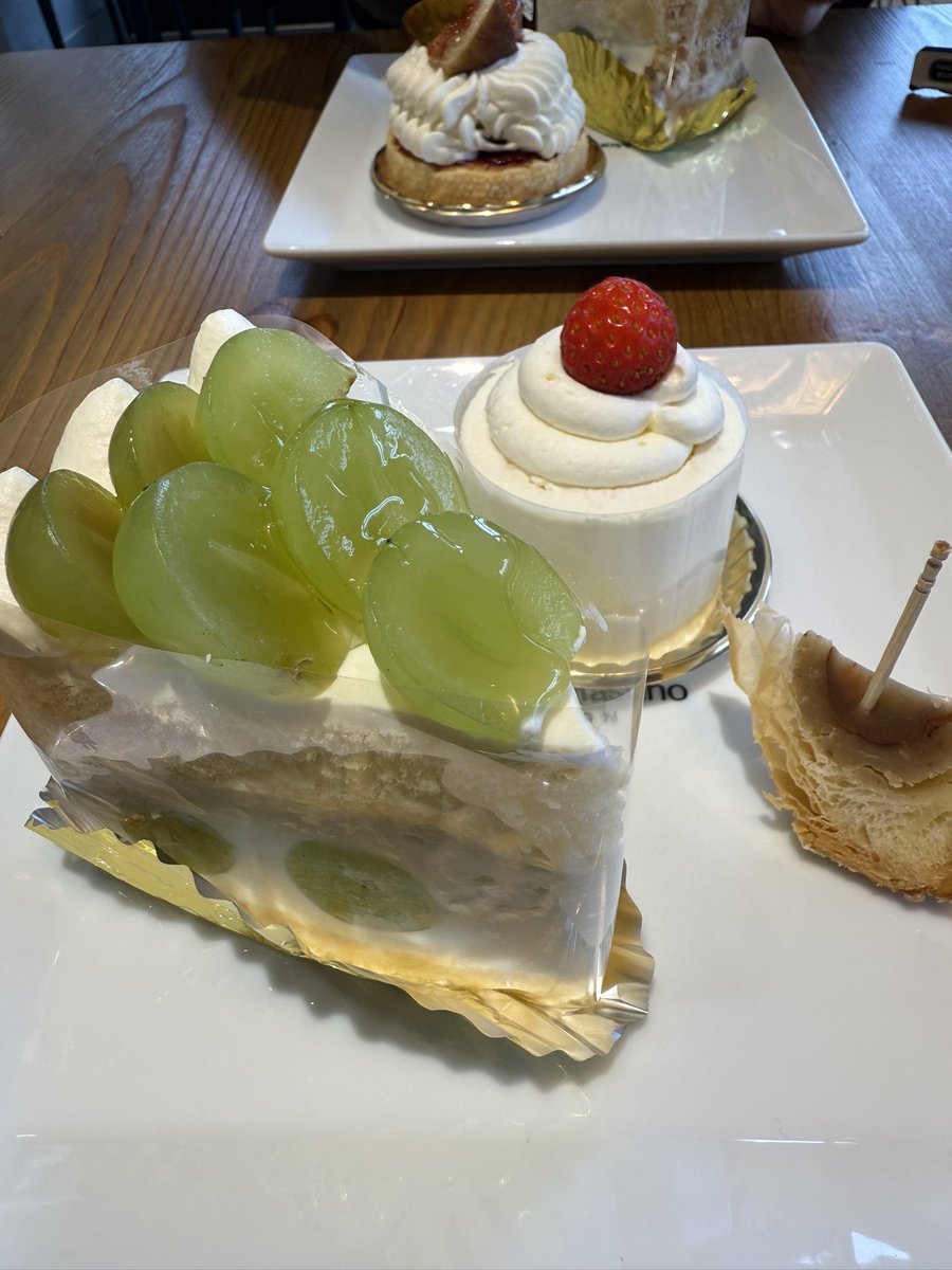 masacyoo's tweet photo. お友達が5ヶ月前に予約してくれた
アルパジョンのケーキバイキング🍰
やっと行けた(*´艸`*)💕

ケーキ🍰4個で生クリーム満足して
ほぼフルーツ杏仁食べて終わったww

次はフルーツが美味しい季節に
リベンジしたい٩(ˊᗜˋ*)و✨ https://t.co/MOHyLf0pv7