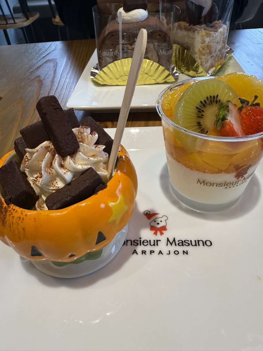 masacyoo's tweet photo. お友達が5ヶ月前に予約してくれた
アルパジョンのケーキバイキング🍰
やっと行けた(*´艸`*)💕

ケーキ🍰4個で生クリーム満足して
ほぼフルーツ杏仁食べて終わったww

次はフルーツが美味しい季節に
リベンジしたい٩(ˊᗜˋ*)و✨ https://t.co/MOHyLf0pv7