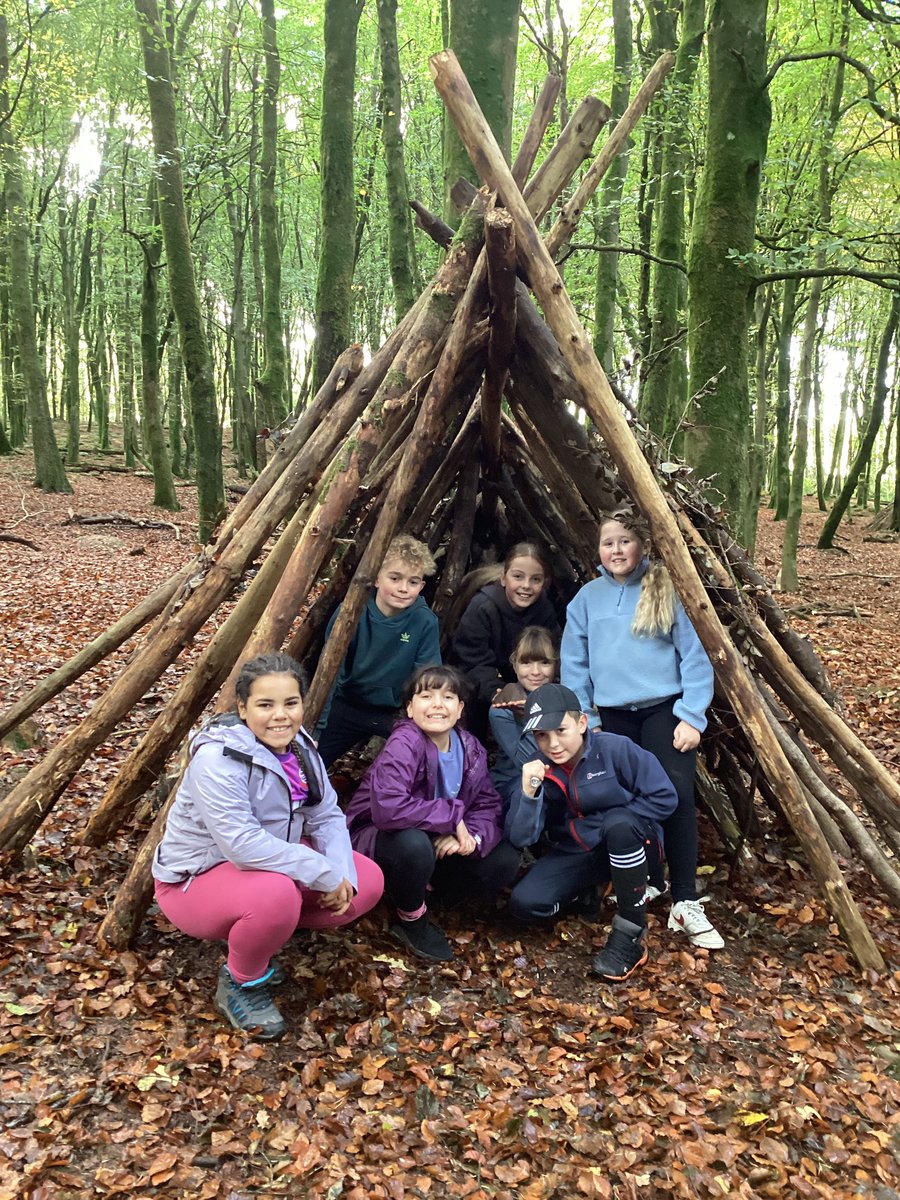 HorwichParishCE's tweet image. Could Group 13 survive in the wilderness?
Absolutely! #Lockerbie #hpy6