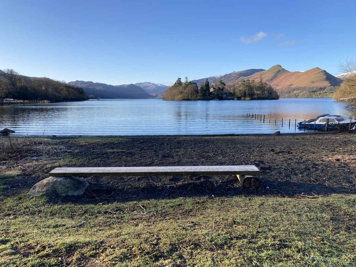 rfj1966's tweet photo. @phil_d13 @dash_beck2 @keswickbootco @PhilSipocz Great place to enjoy the clag Phil 👍 - Day 370 #DerwentDaily DIY bench views 🤩 https://t.co/lmj01XIgqQ