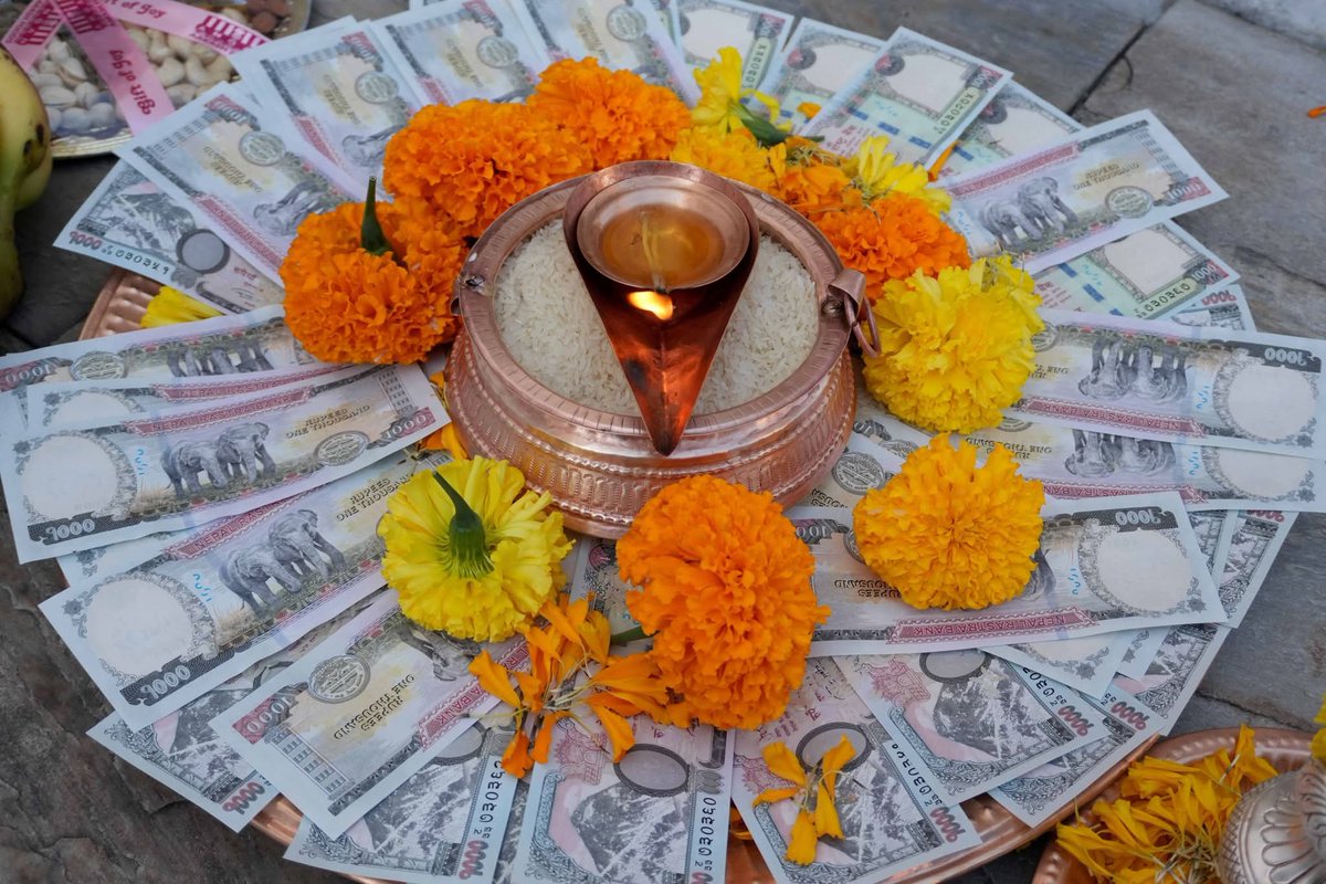 in_depthstory's tweet image. देउसी भैलोको रमाइलो माहोल!
तपाईंहरूले पनि खेलेर तिहार मनाउनुभयो त?
#tiharvibes