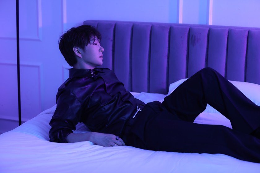 잠깐만 이게 뭔데
이창섭에게누가침대에누우라고디렉하셧는지
그리고조명감독님진짜미슐랭쓰리스타시네짅ㅉ