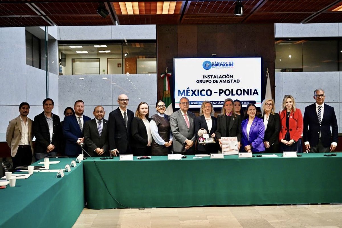 La H. Cámara de Diputados de México instaló el Grupo de Amistad México 🇲🇽- Polonia 🇵🇱 
Un mecanismo que profundizará el diálogo parlamentario y acercará a nuestros países.
Felicidades a su Presidenta, Diputada María Angelica Granados Trespalacios.
Mucho éxito!! <a href="/KancelariaSejmu/">Sejm RP🇵🇱</a>
