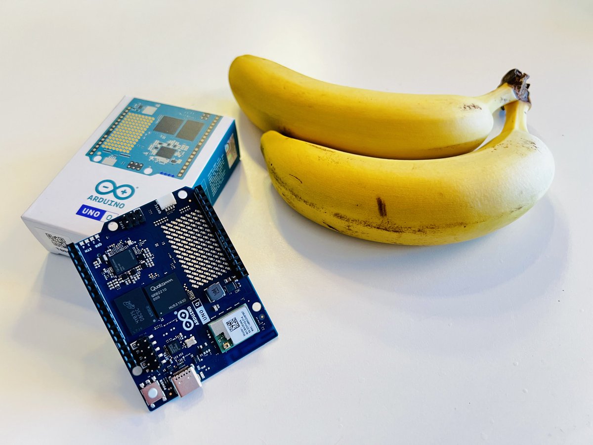 alvarlaigna's tweet image. New friend Arduino Q is here 🫶 Thanks @arduino for innovating us 🥂