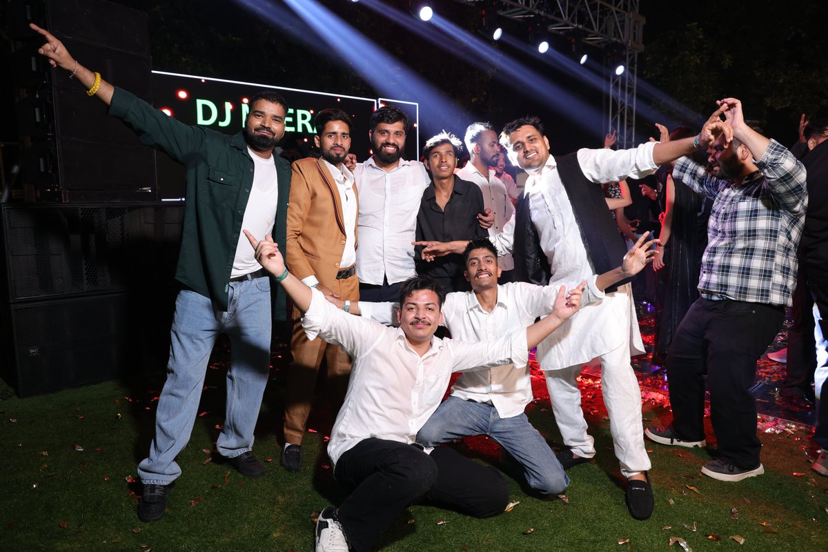 Seasiainfotech's tweet image. When the team that works hard also celebrates harder — that’s how Diwali magic happens! 🎆💛

#festivevibes #officeparty #diwali #corporatelife #diwaliparty #festivevibes #diwali2025 #dance #music #nightparty #officediwali #officeparty #SeasiaGala