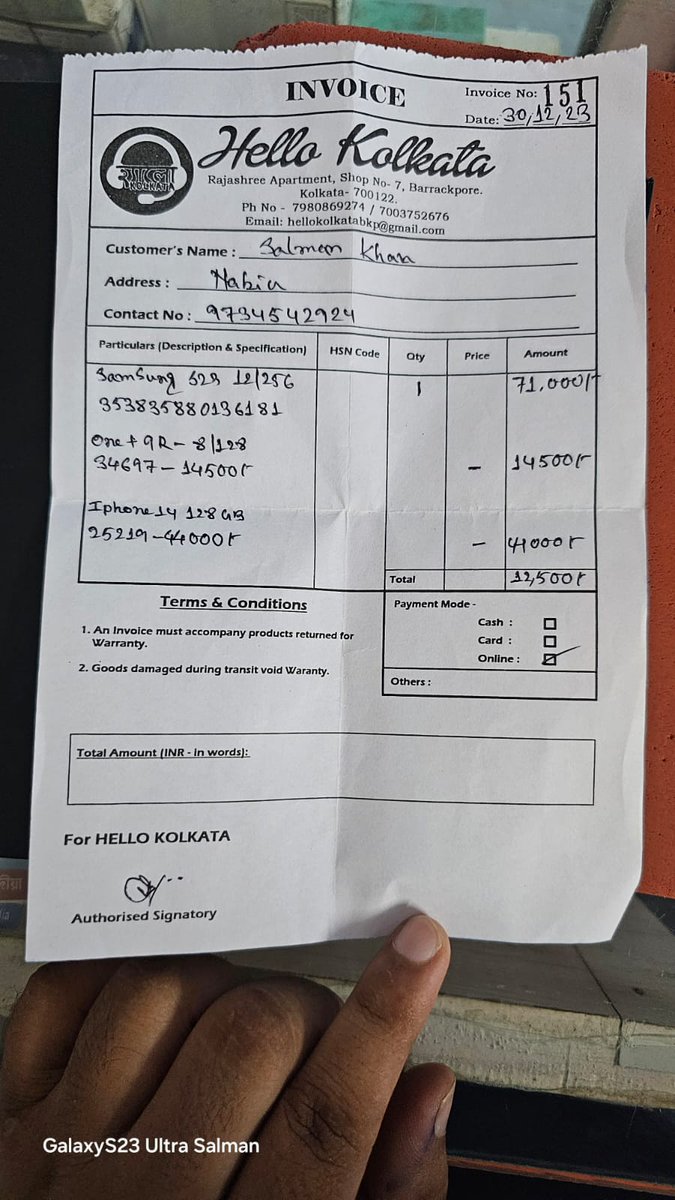 sohel_33293's tweet image. Hey @SamsungIndia  @SamsungMobile 
My friend bought a Galaxy S23 Ultra for ₹71,000 last December  and now the screen’s filled with green &amp;amp; pink lines. No drop, no damage. 
Just your “PREMIUM” display dying on its own.
Flagship? More like fragship💀
#SamsungShame #GreenLineIssue