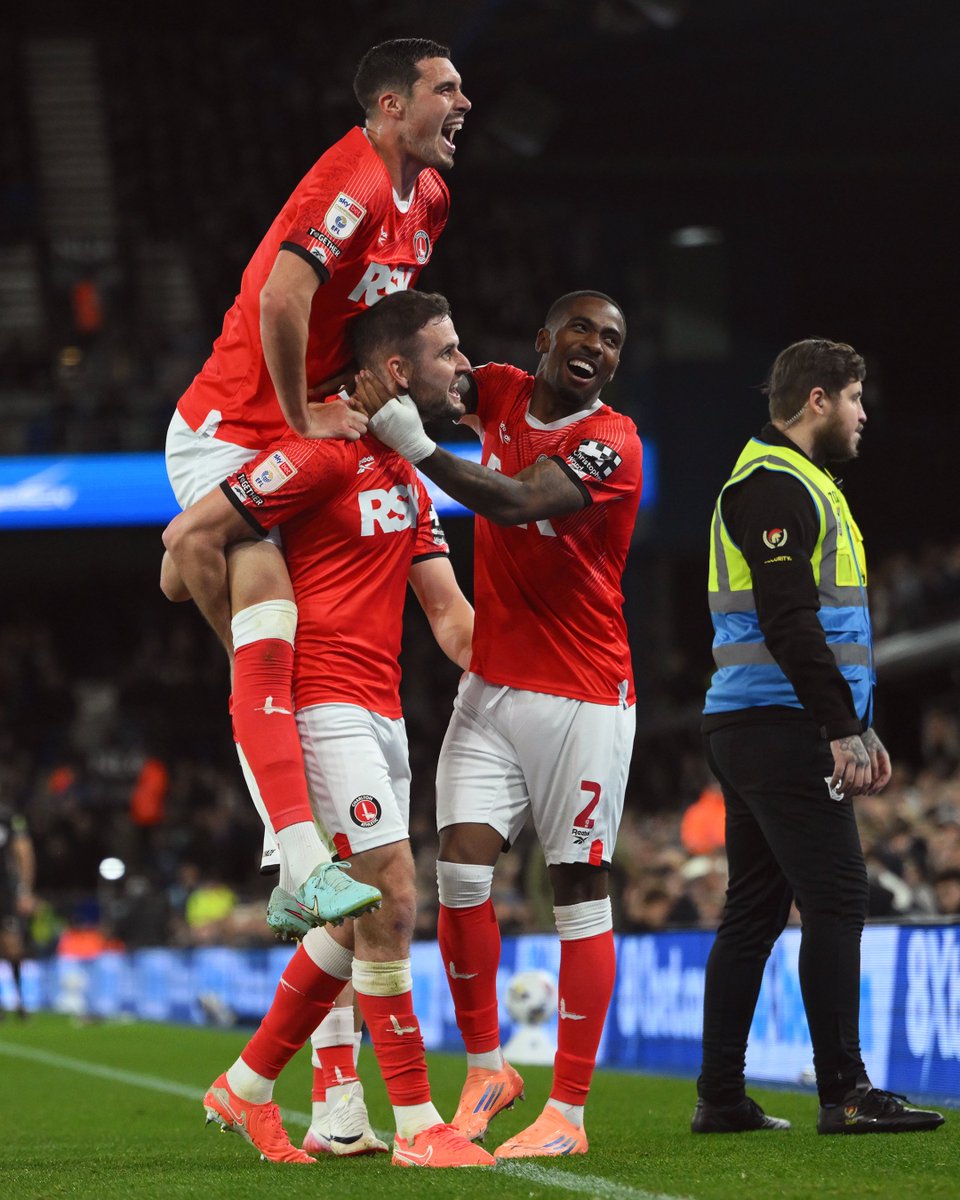 CAFCofficial's tweet image. Most defensive contributions (21) ๐ช
Most clearances (12) ๐ชจ
Most headed clearances (8) ๐งฑ
Most blocks (4) โ
Joint-most interceptions (3) ๐
Lloyd Jones.
#cafc
